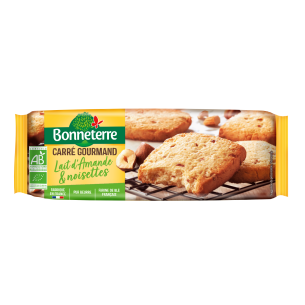 Carrés gourmands au lait d&rsquo;amande et éclats de noisette
